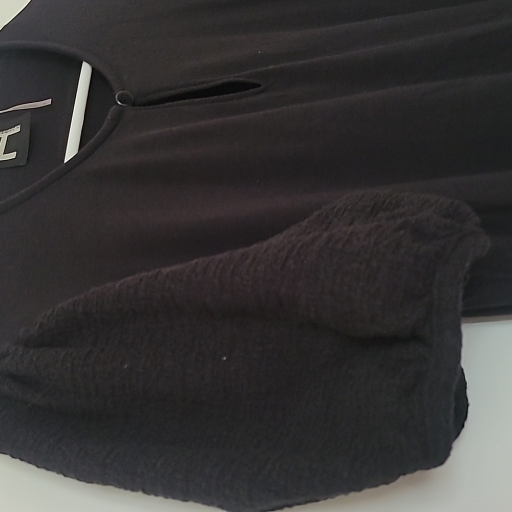 ๐5/$20๐ H by Bordeaux Black Blouse - Picture 3 of 3